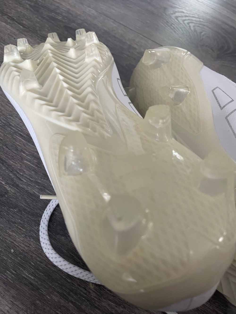 SOLD‼️adidas White Soccer Cleats with Silver Stripes - Picture 6 of 10